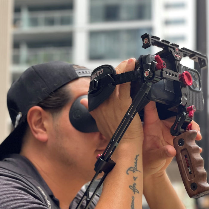 Filming made easy with your phone and a smartphone viewfinder in the city