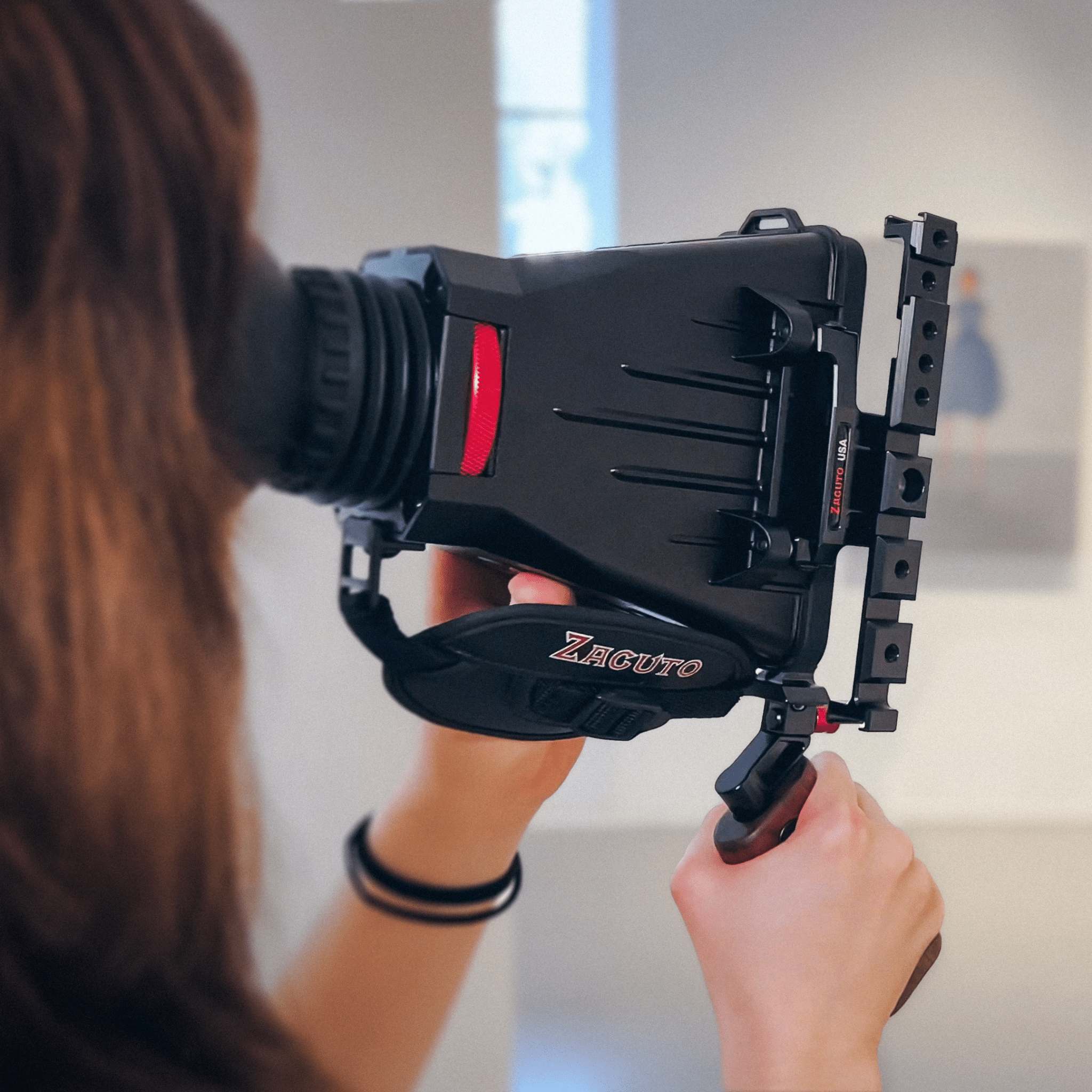 The Director's Rig for Mobile phones - Zacuto